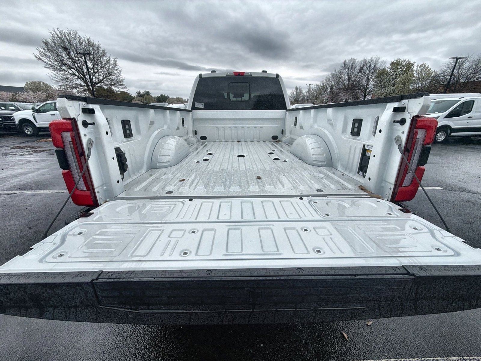 New 2026 Ford F450 Platinum w/ Platinum Plus Package image 34