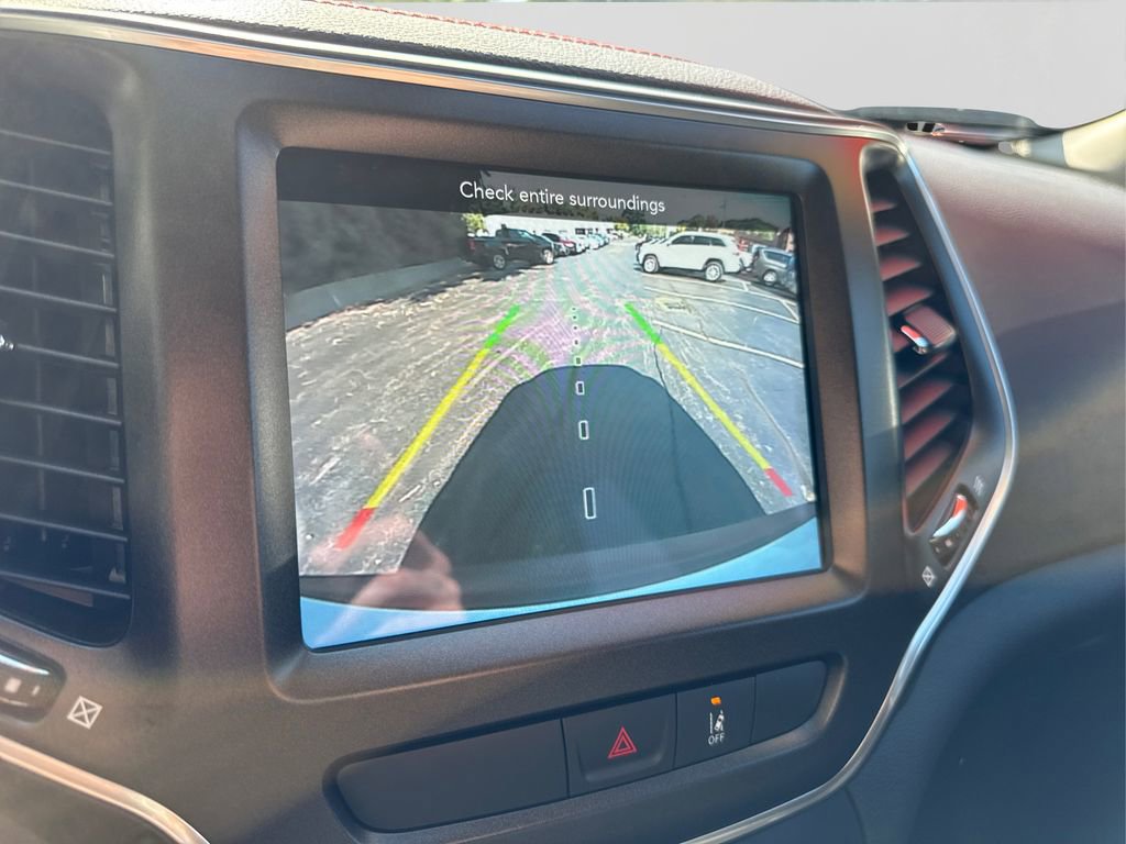 Used 2022 Jeep Cherokee Trailhawk image 28