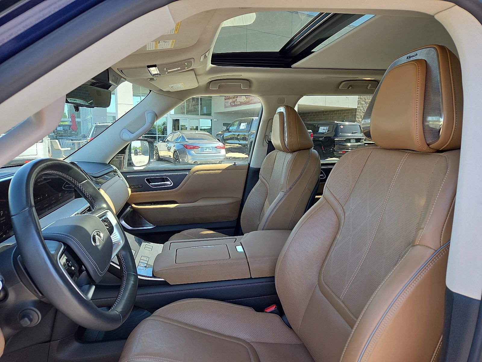 Used 2025 INFINITI QX80 Sensory AWD/4WD image 14
