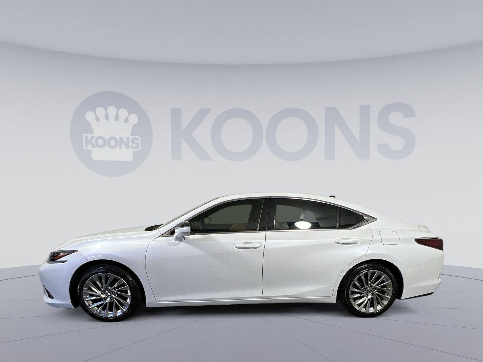 Used 2022 Lexus ES 350 Ultra Luxury image 2