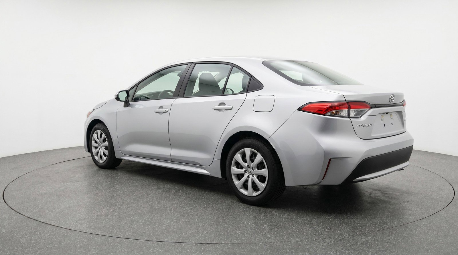 Used 2025 Toyota Corolla LE FWD image 6
