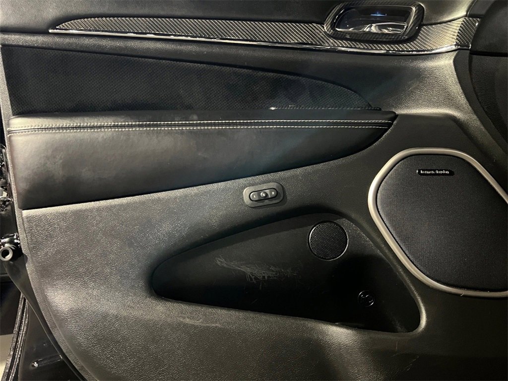 Used 2017 Jeep Grand Cherokee SRT image 23