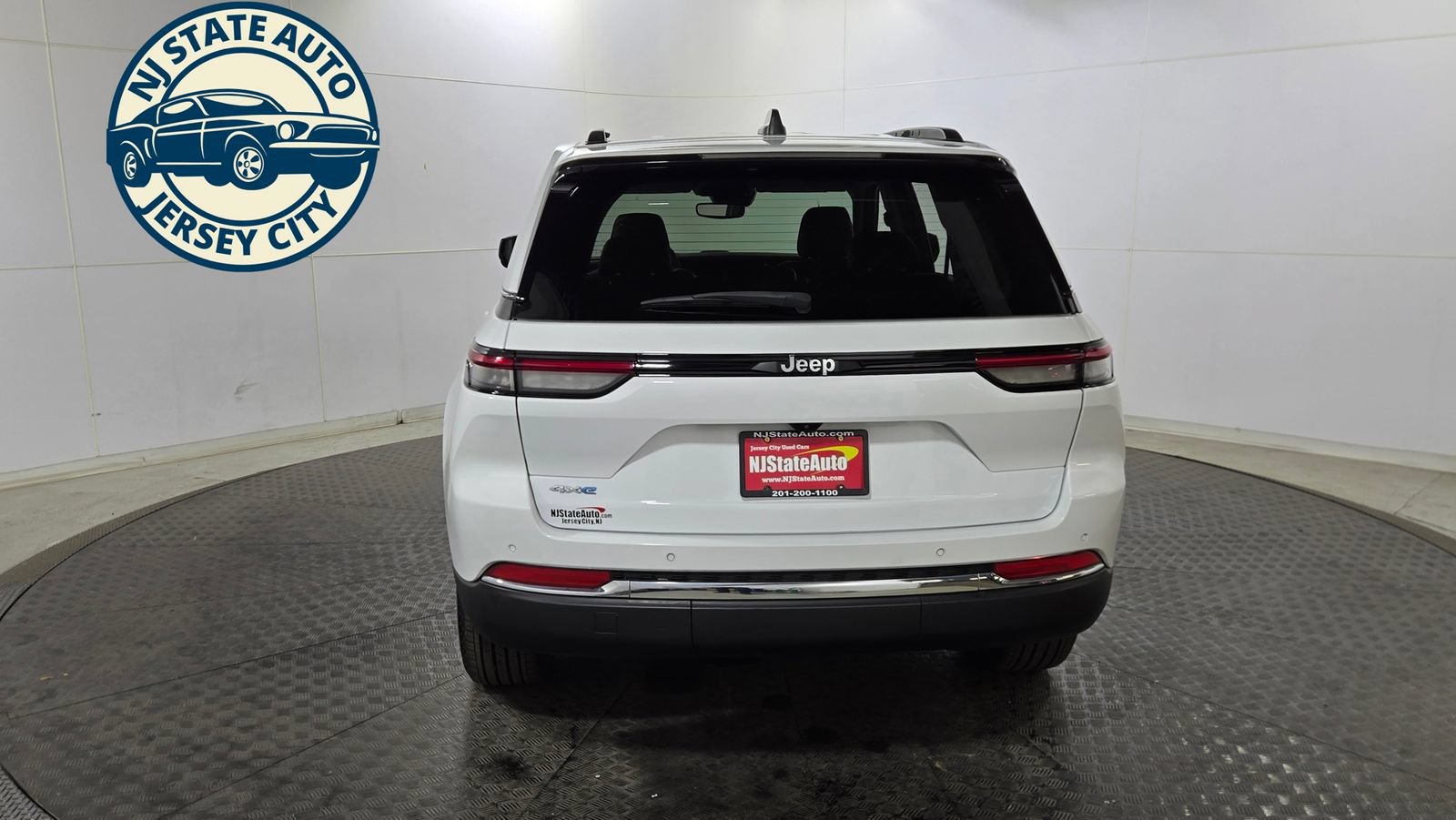 Used 2023 Jeep Grand Cherokee 4WD 4xe image 6