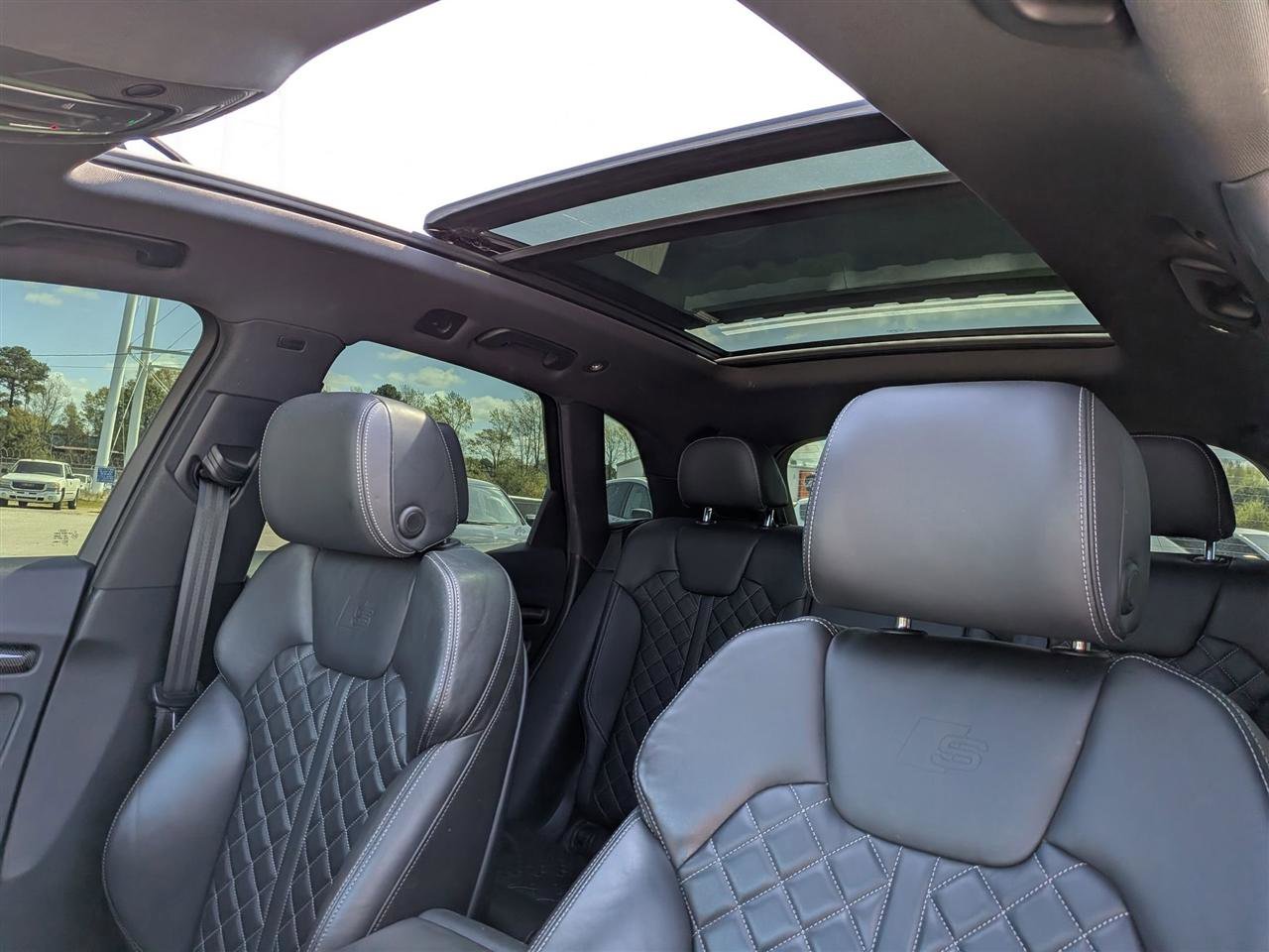 Used 2020 Audi SQ5 Prestige w/ Prestige Package image 25