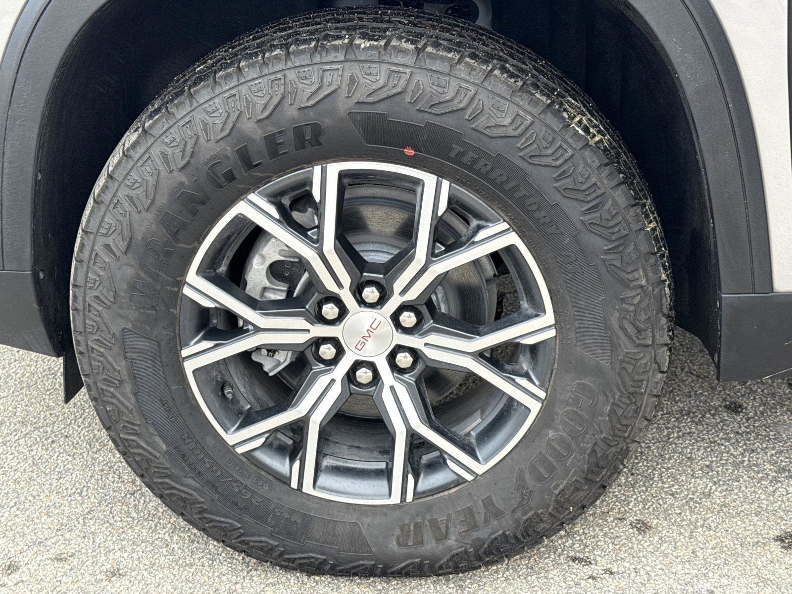 New 2026 GMC Acadia AT4 w/ Super Cruise Package image 14