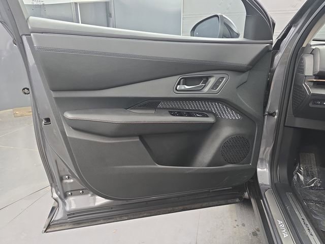 Used 2023 Nissan Ariya AWD image 25