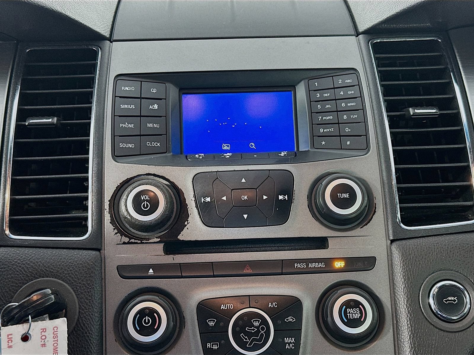 Used 2016 Ford Taurus SEL FWD image 13