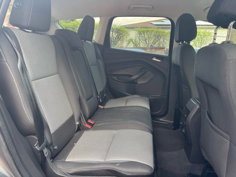 Used 2017 Ford Escape SE FWD image 18