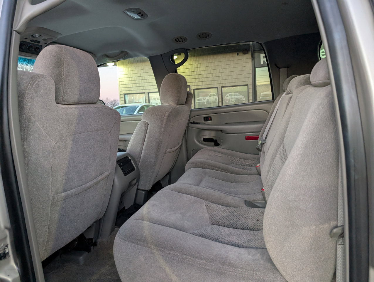 Used 2006 Chevrolet Suburban LS w/ Smart Select Package image 17