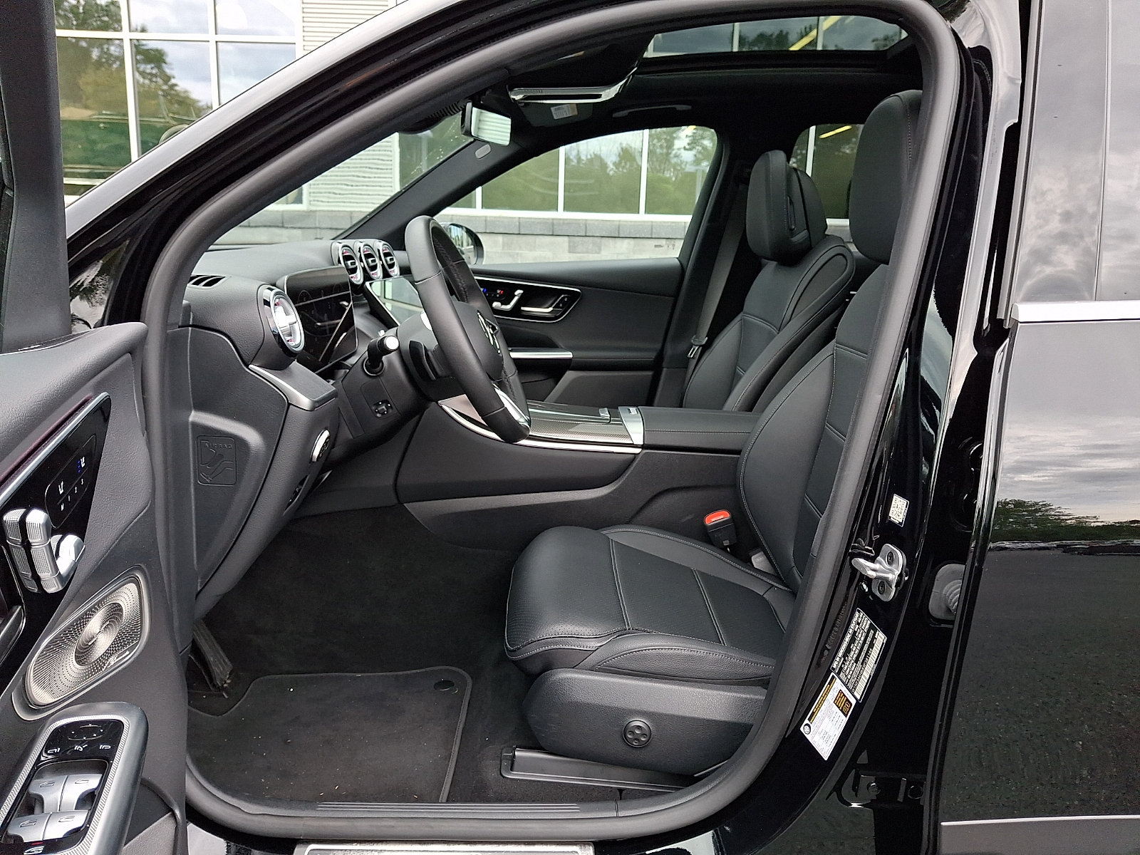 Certified 2025 Mercedes-Benz GLC 300 4MATIC image 13