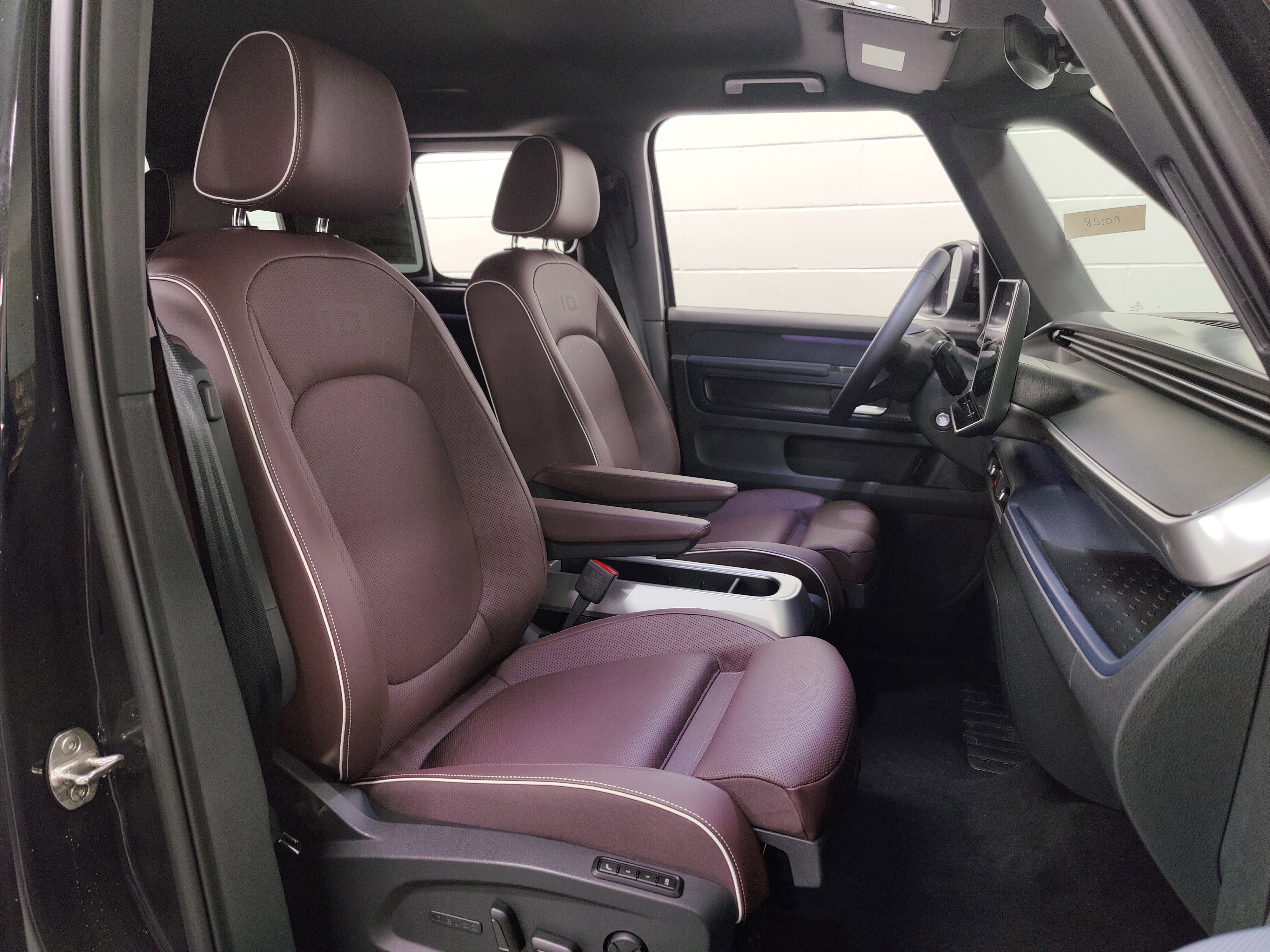 Used 2025 Volkswagen ID. Buzz Pro S image 4