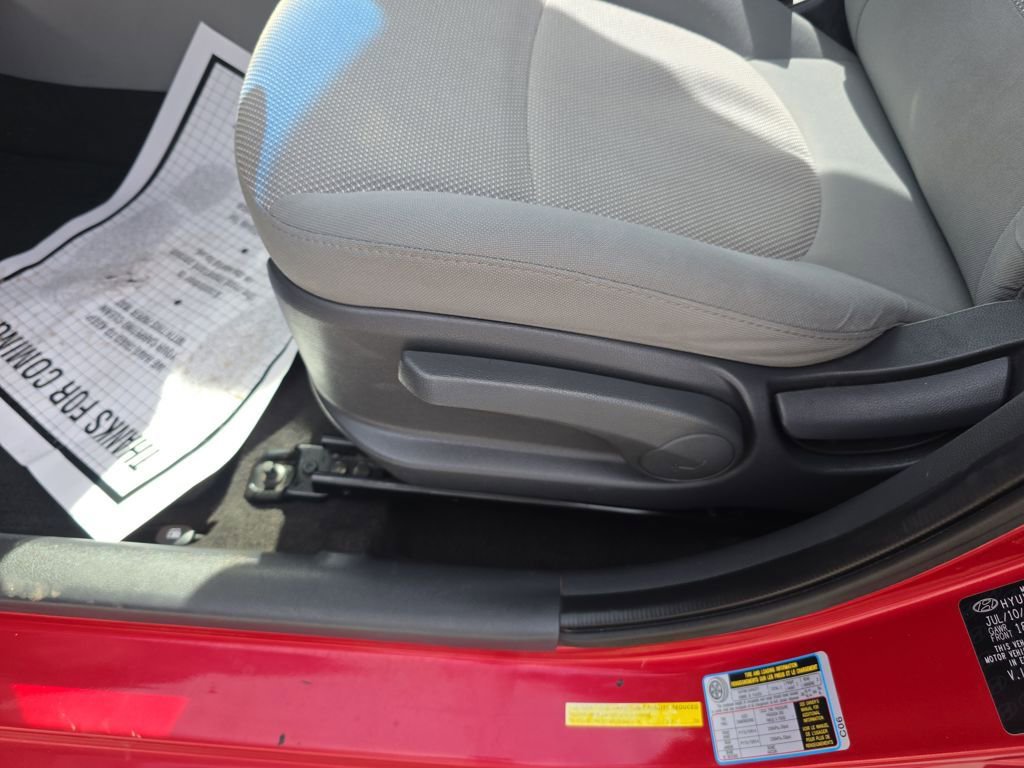 Used 2014 Hyundai Accent GS image 12