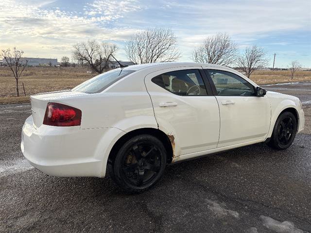 Used 2012 Dodge Avenger SE image 4