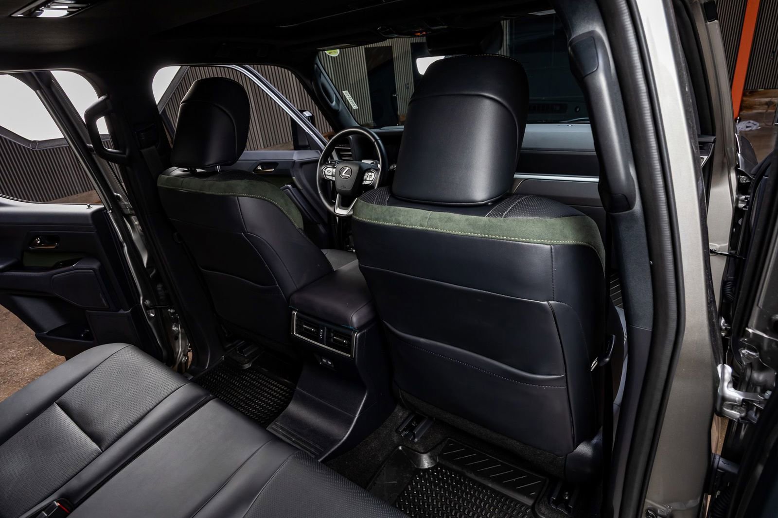 Used 2025 Lexus GX 550 image 28