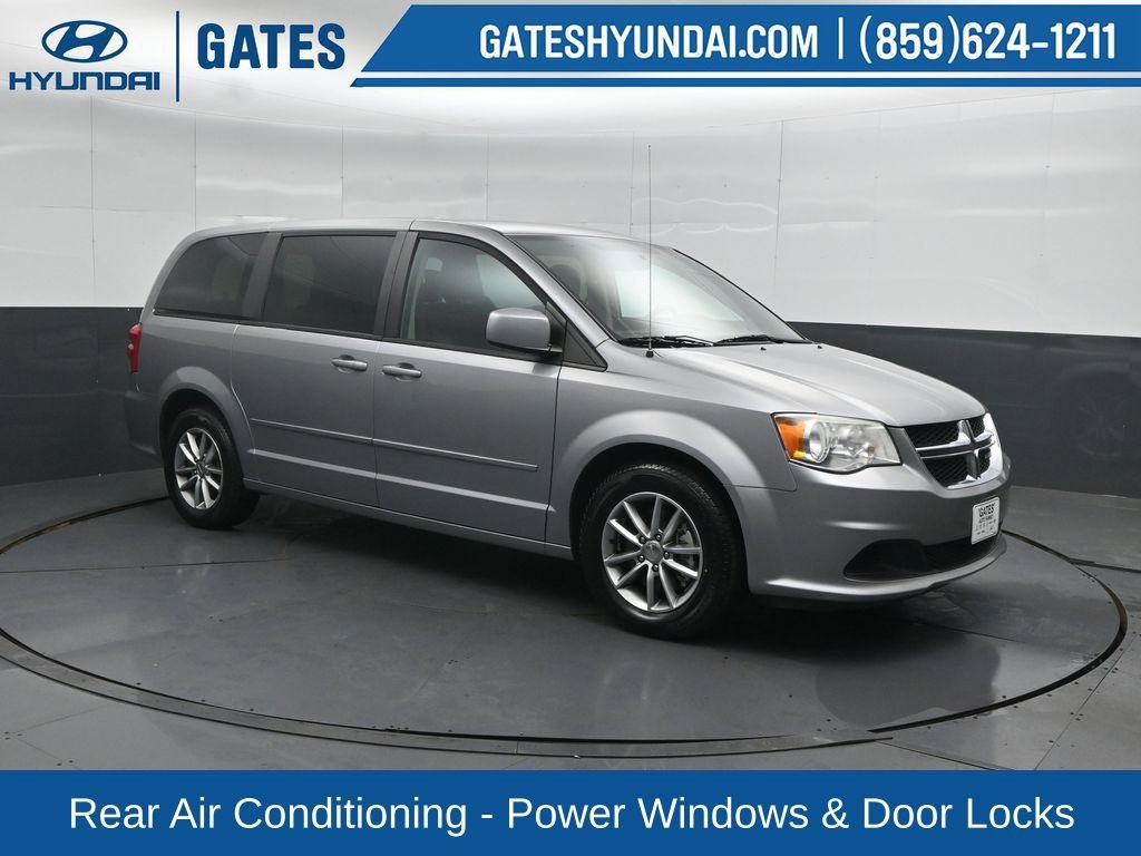 Used 2016 Dodge Grand Caravan SE FWD image 4