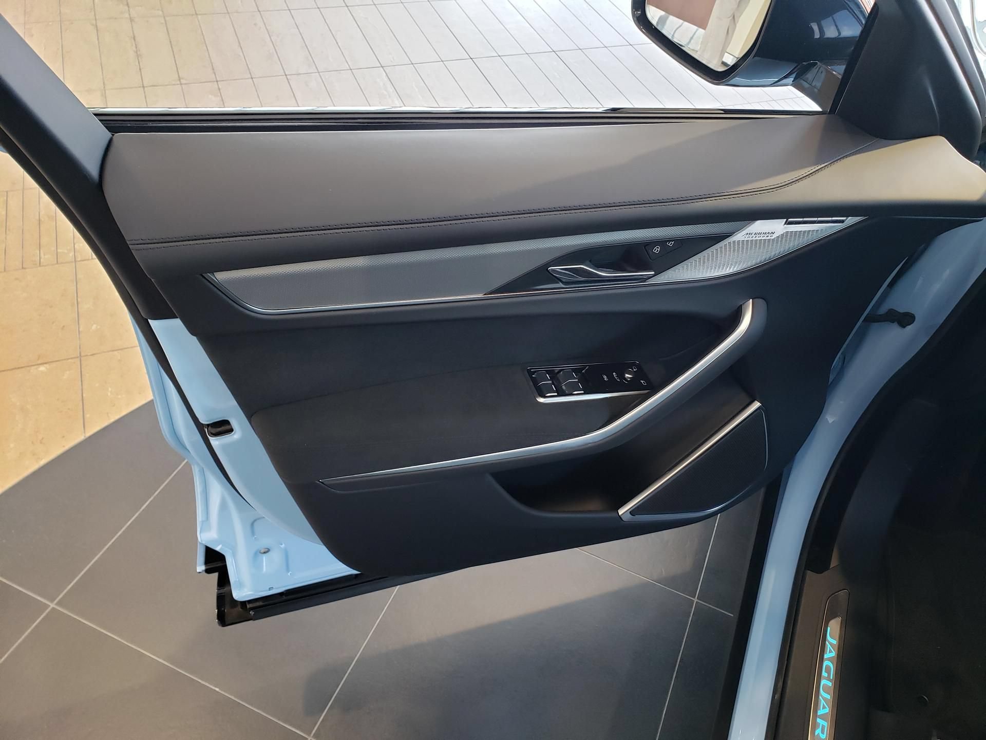 New 2026 Jaguar F-PACE SVR AWD/4WD image 7
