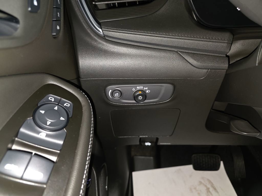 Used 2024 Buick Encore GX Avenir w/ Avenir Technology Package image 17