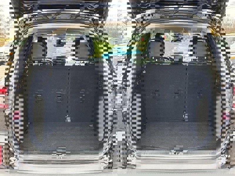 Used 2025 Ford Escape Platinum image 5