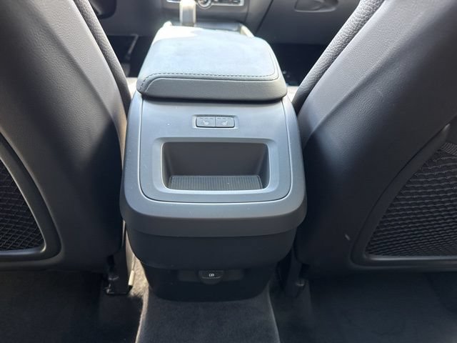 Certified 2025 Volvo XC60 B5 Plus AWD/4WD image 17