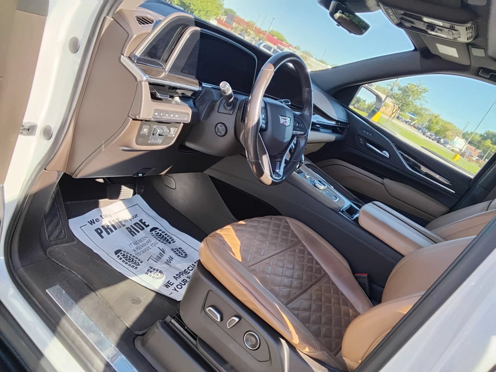 Used 2021 Cadillac Escalade Premium Luxury AWD/4WD image 9