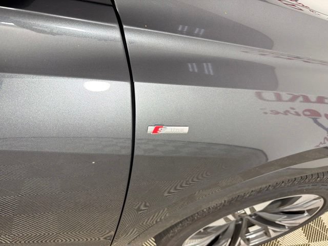 Used 2025 Audi Q8 Prestige AWD/4WD image 19