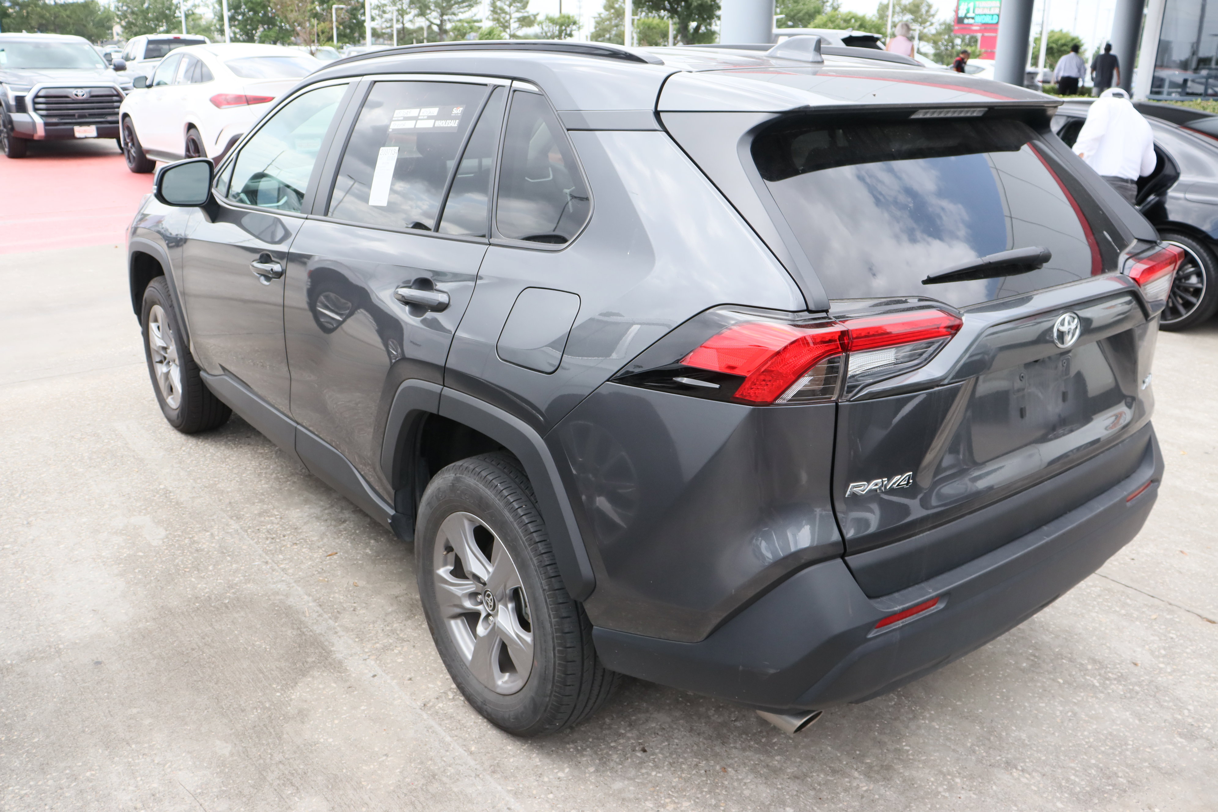 Used 2024 Toyota RAV4 XLE w/ Convenience Package image 8