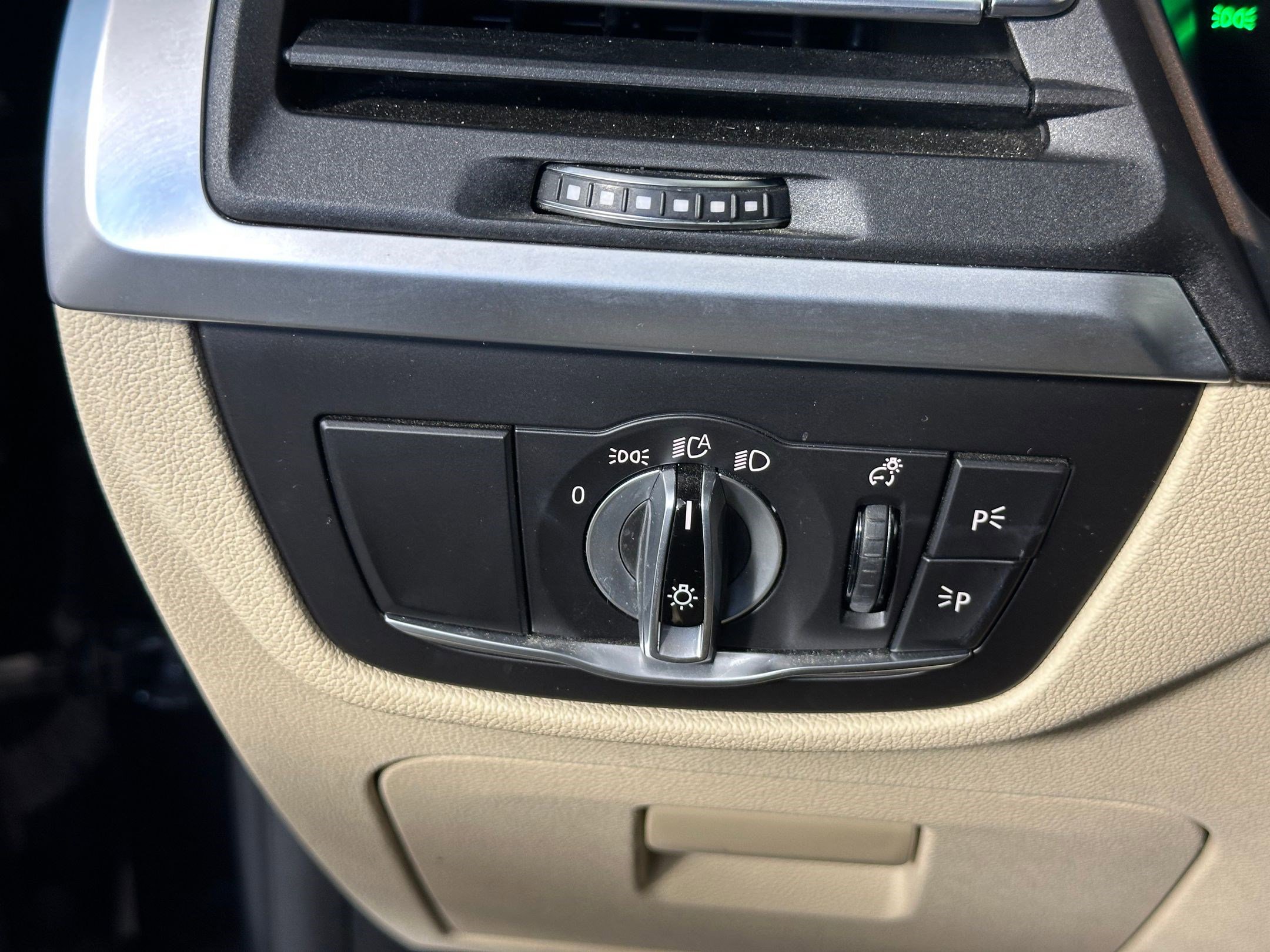 Used 2022 BMW X3 sDrive30i w/ Convenience Package image 16