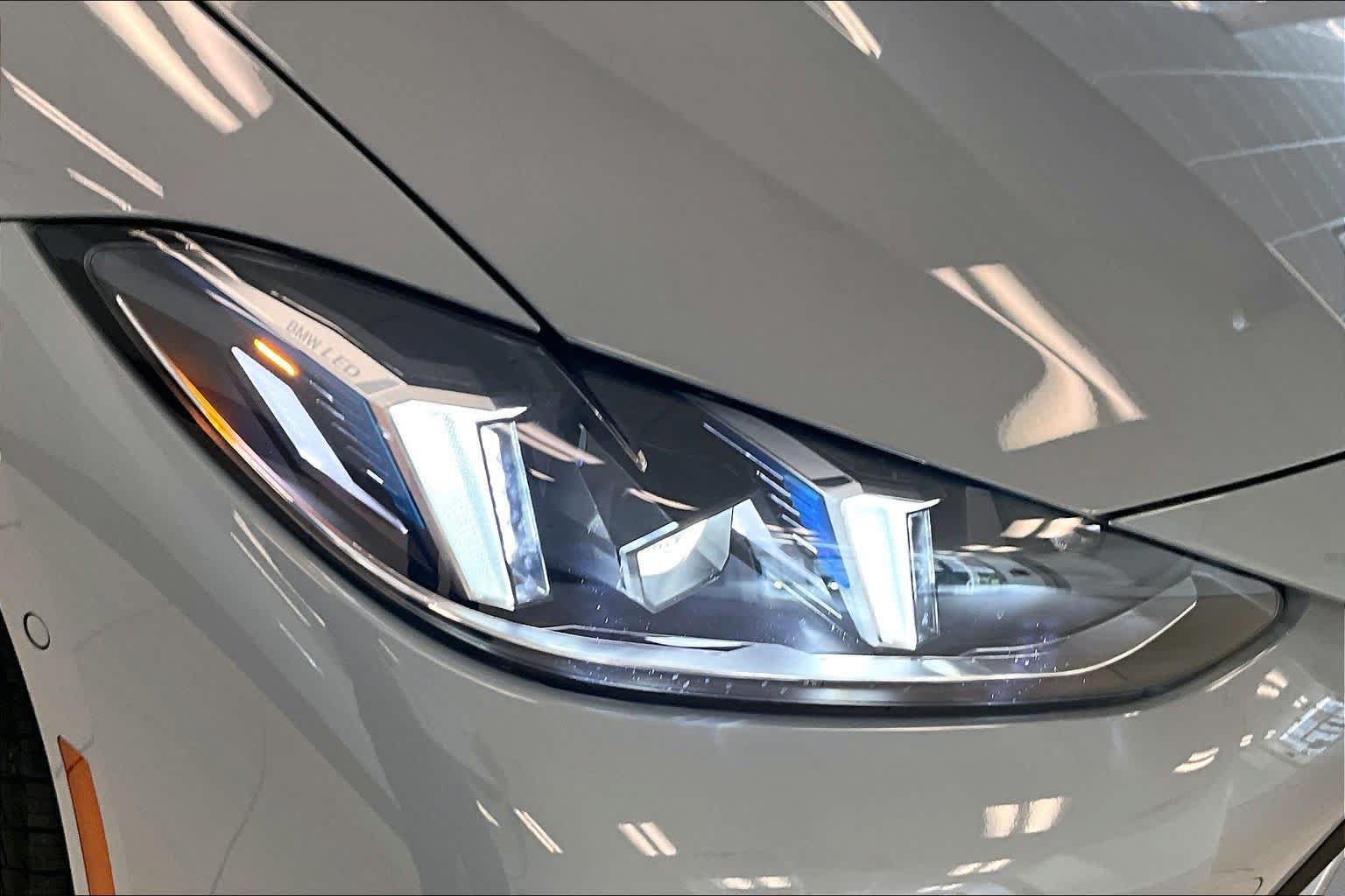 Used 2026 BMW M440i Convertible w/ Premium Package RWD image 24