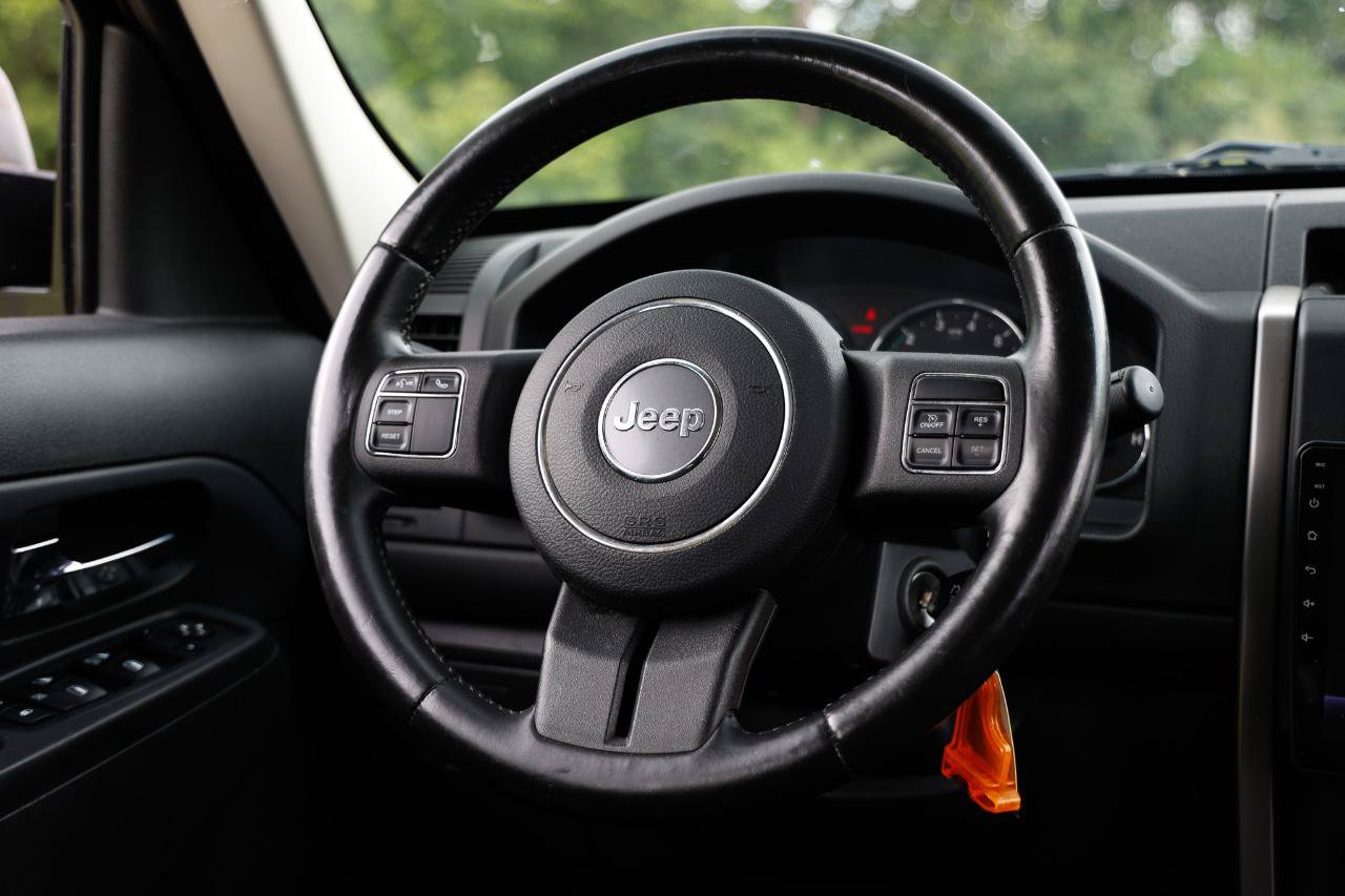 Used 2012 Jeep Liberty Sport w/ Popular Equipment Group AWD/4WD image 27