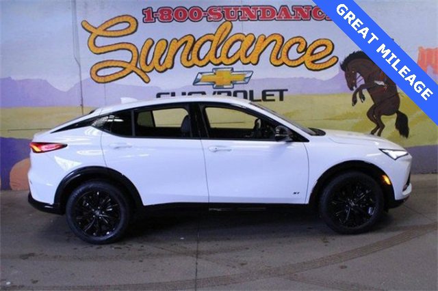 Used 2025 Buick Envista Sport Touring image 1