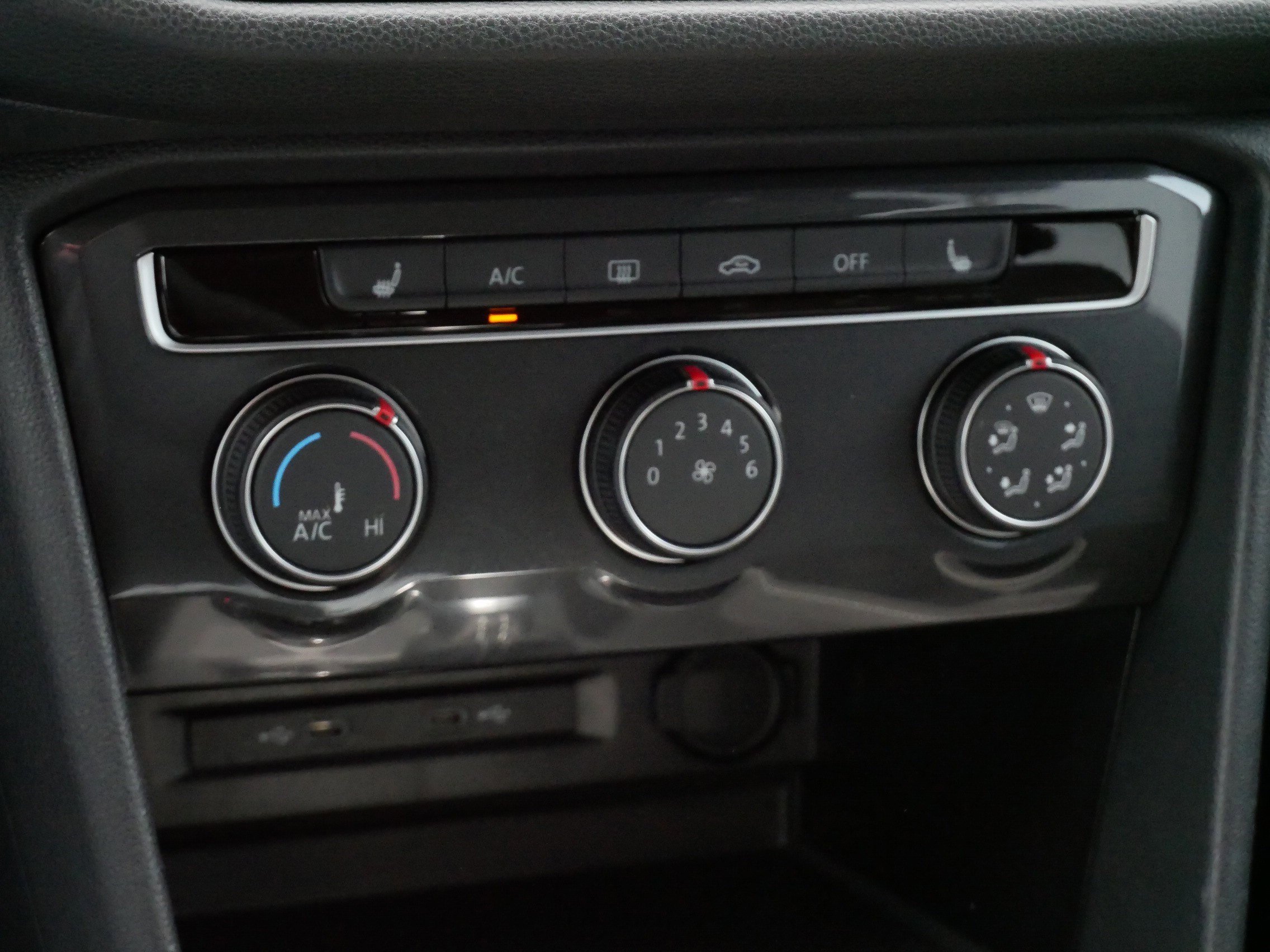 Certified 2024 Volkswagen Tiguan S image 23