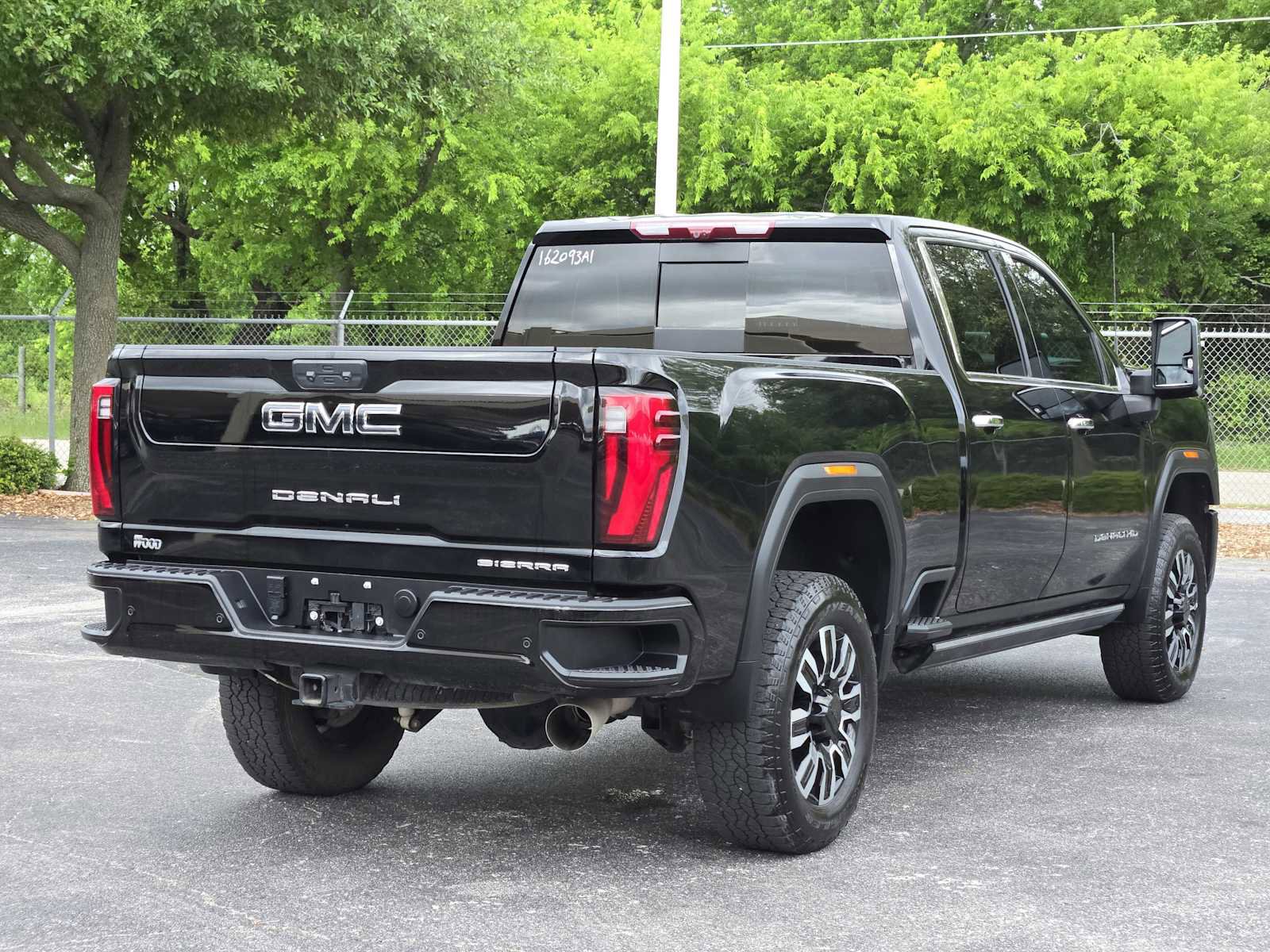 Certified 2024 GMC Sierra 2500 Denali Ultimate w/ Max Trailering Package image 7