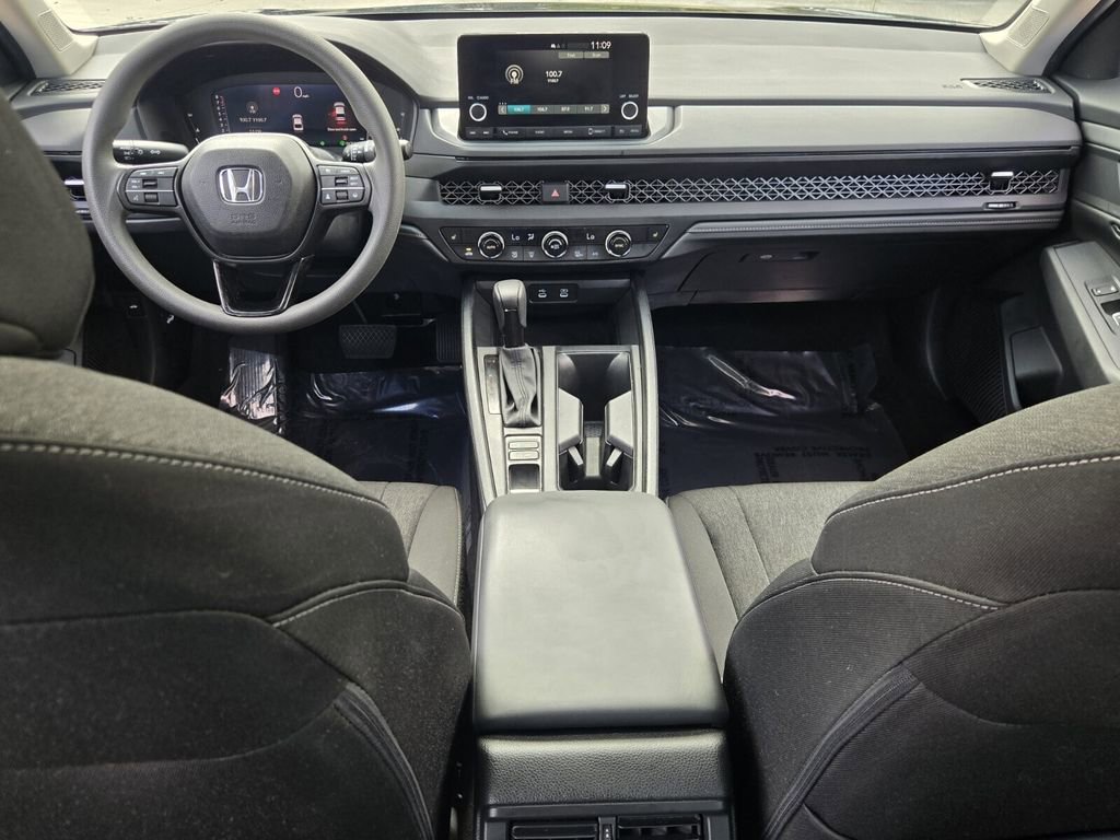 Certified 2025 Honda Accord SE image 13
