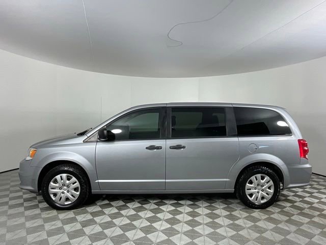 Used 2020 Dodge Grand Caravan SE w/ UConnect Hands-Free Group FWD image 8