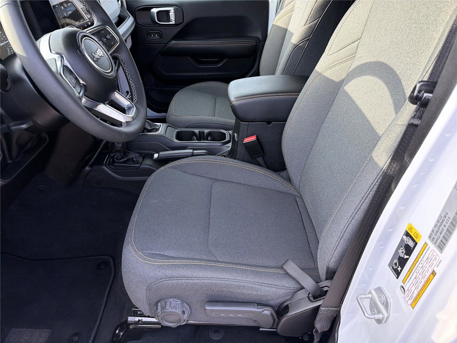 Used 2025 Jeep Wrangler Sahara w/ Safety Group image 9