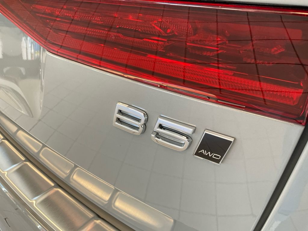 New 2026 Volvo XC60 B5 Ultra w/ Protection Package Premier image 17