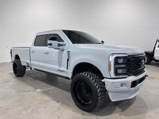 Used 2026 Ford F350 Lariat w/ Black Appearance Package image 5