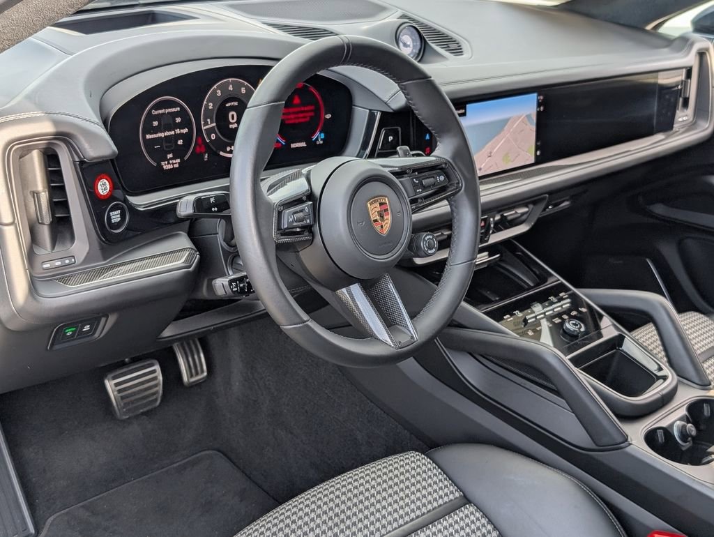 Certified 2025 Porsche Cayenne GTS image 4