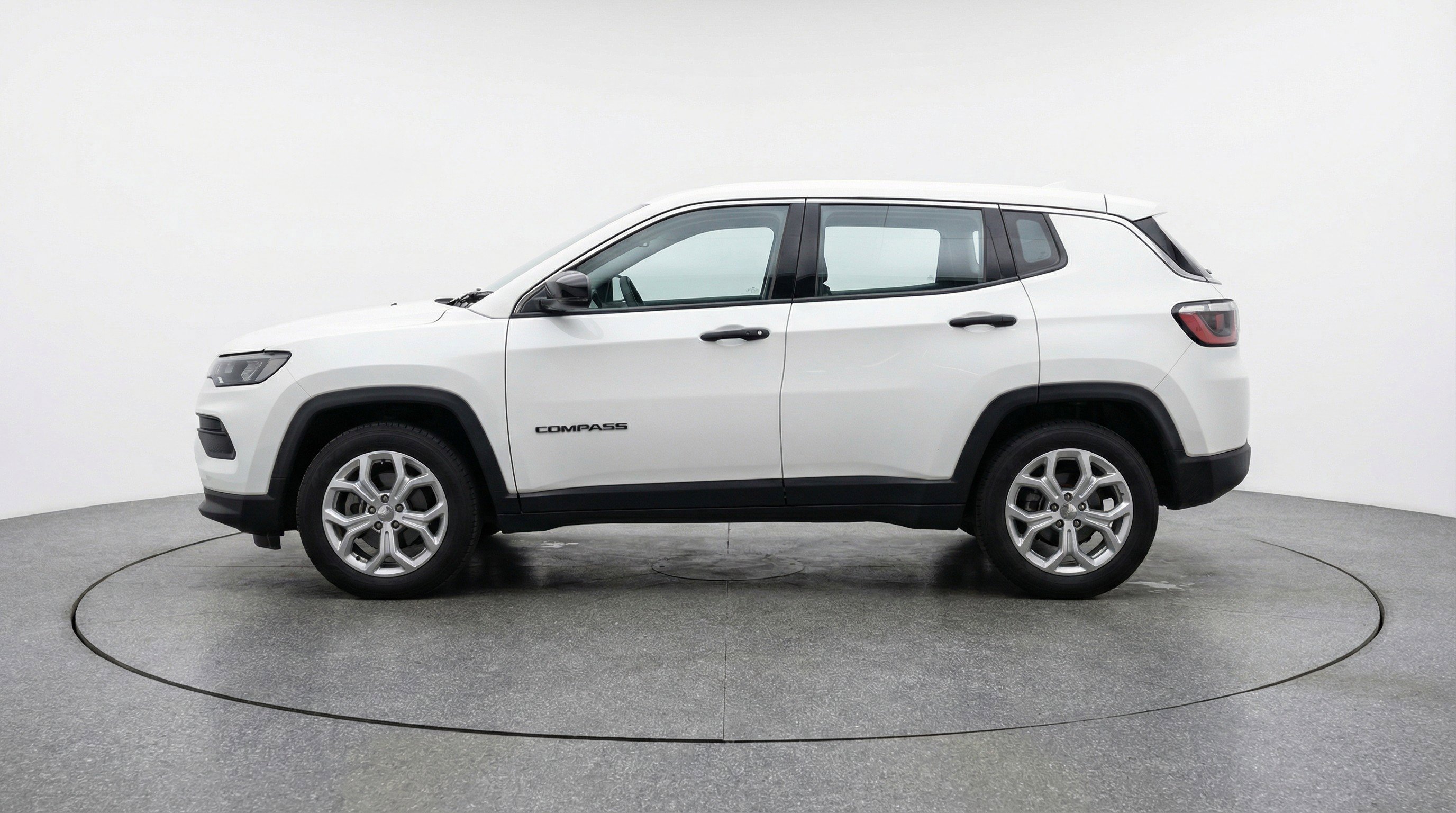 Used 2025 Jeep Compass Latitude image 5