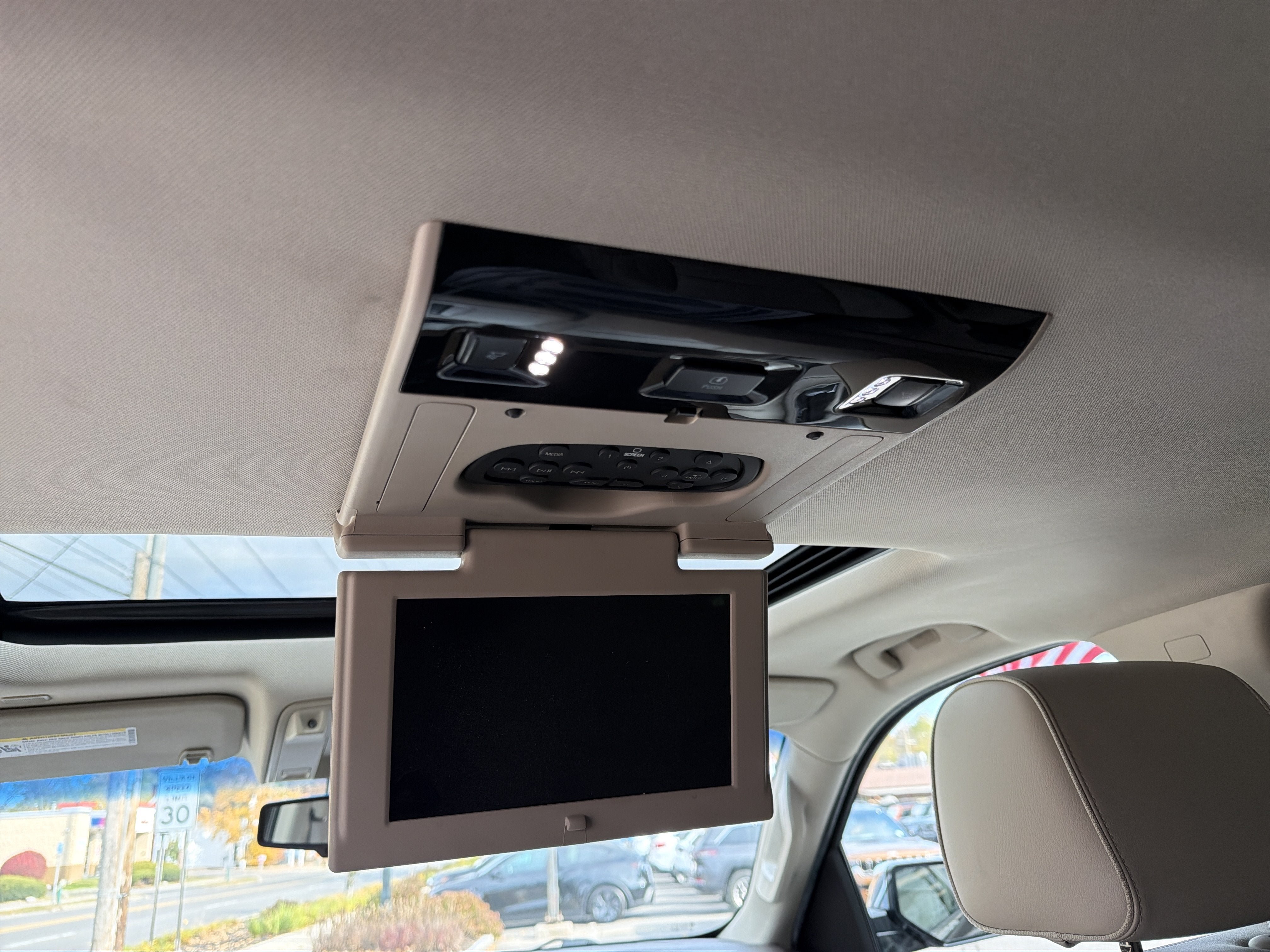 Used 2019 GMC Yukon Denali w/ Denali Ultimate Package AWD/4WD image 25