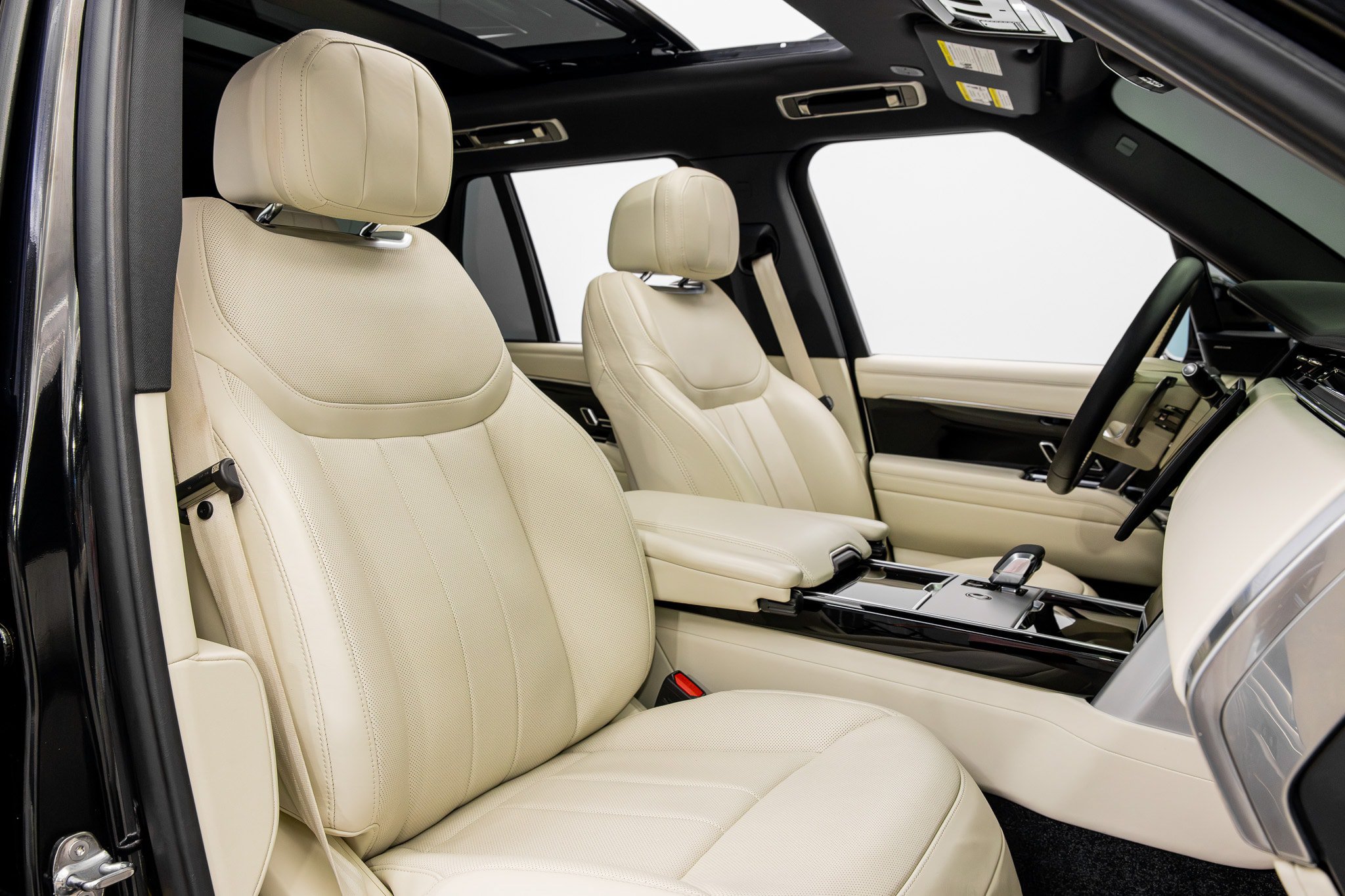 Used 2024 Land Rover Range Rover SE AWD/4WD image 25