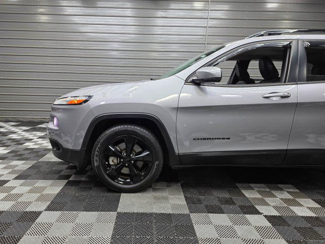 Used 2017 Jeep Cherokee High Altitude FWD image 37