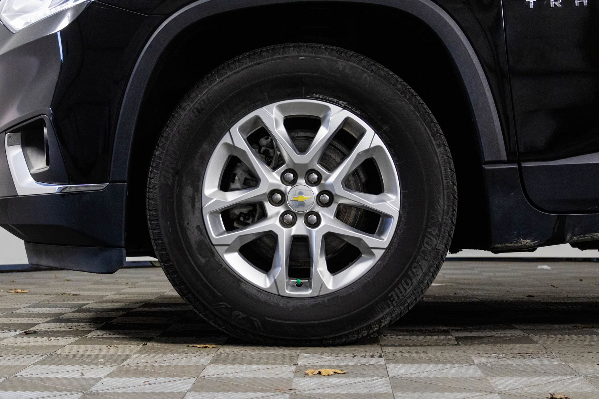 Used 2021 Chevrolet Traverse LT image 42