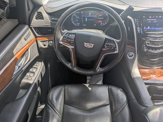 Used 2020 Cadillac Escalade Luxury image 14