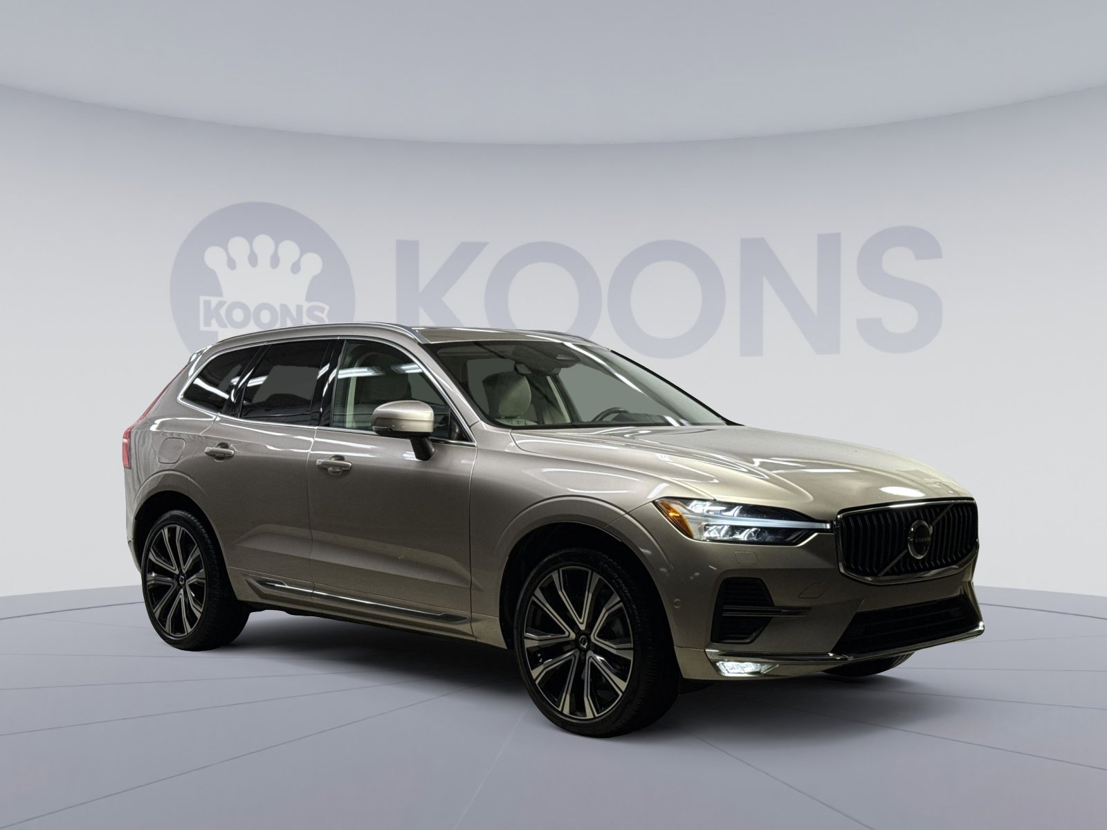 Used 2023 Volvo XC60 B6 Ultimate w/ Protection Package Premier image 14