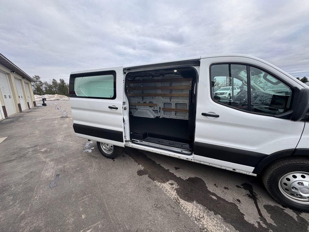 Used 2024 Ford Transit 250 Low Roof AWD w/ Exterior Upgrade Package image 37