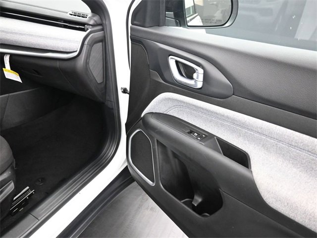 Used 2025 Jeep Compass Sport image 24