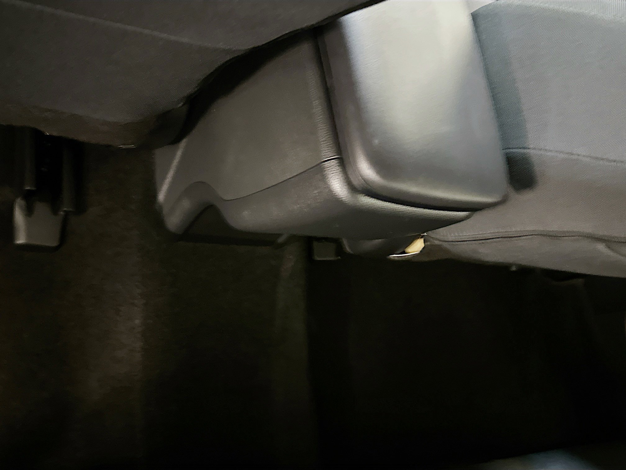 Used 2025 Toyota Prius LE FWD image 28