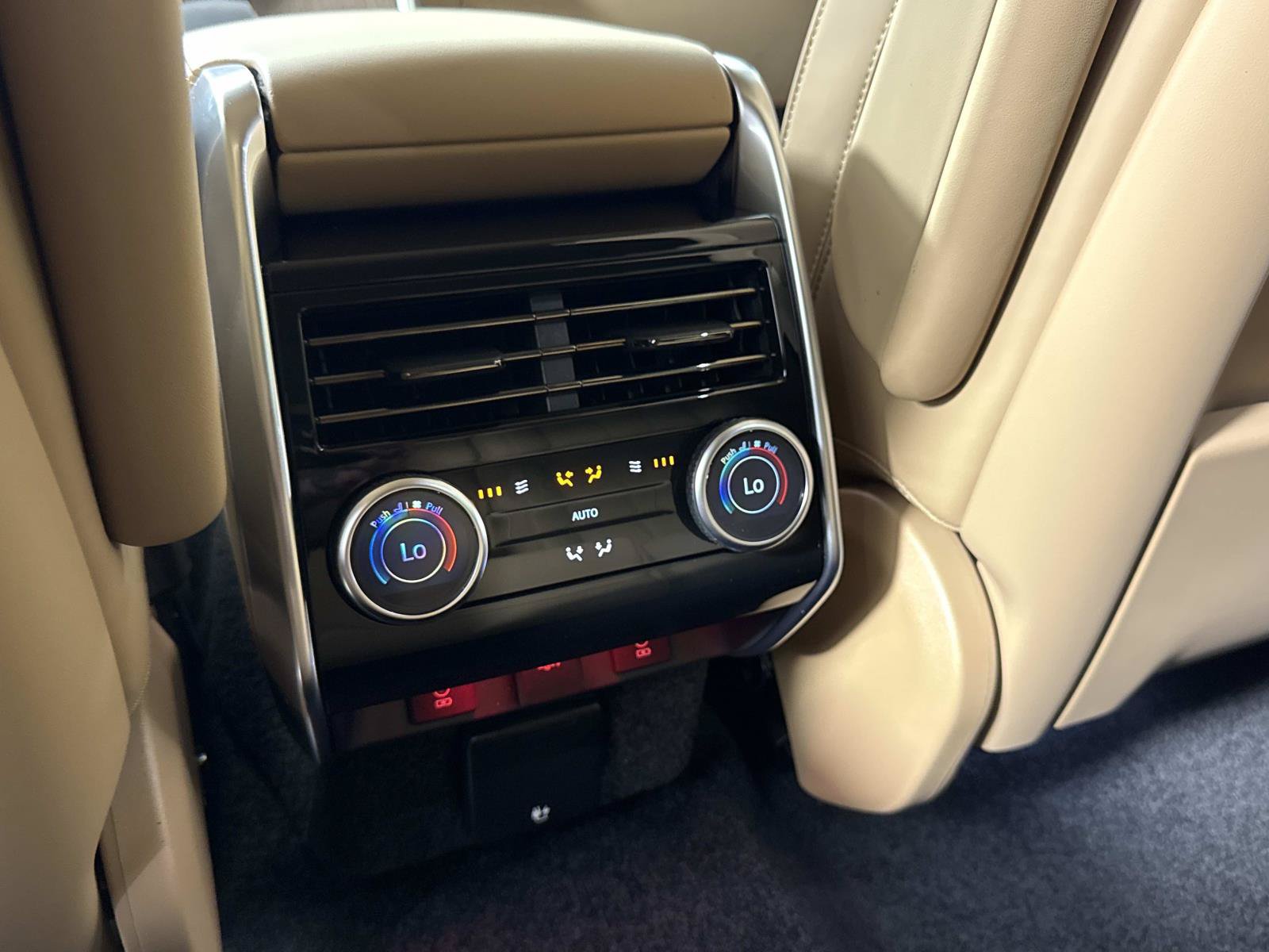 New 2026 Land Rover Range Rover SE AWD/4WD image 15
