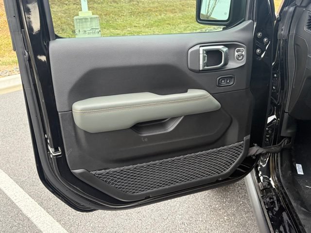 New 2026 Jeep Gladiator Mojave w/ Safety Group AWD/4WD image 12